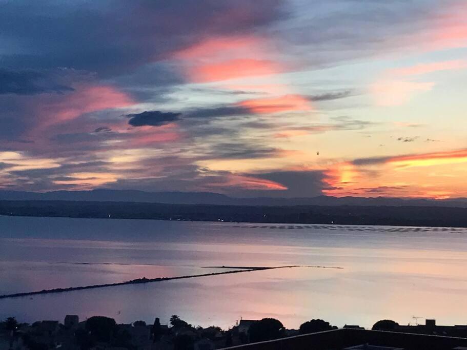 Luxueux T3 Piscine Et Vue Somptueuse Lägenhet Sète Exteriör bild
